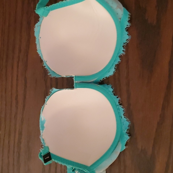 VS non pushup bra - Picture 2 of 5